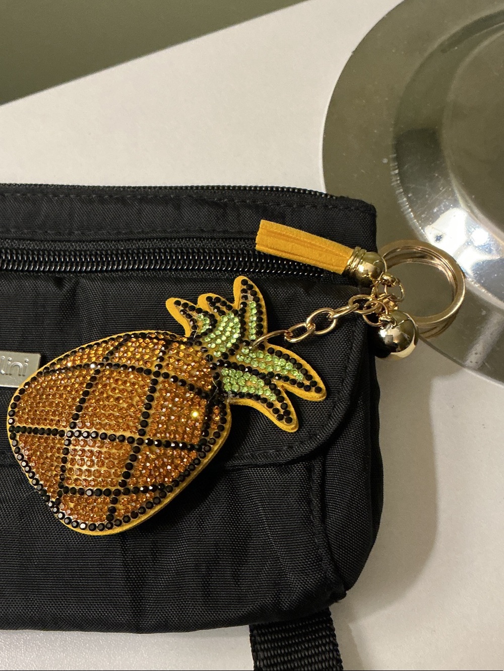 Baggallini Black Nylon Crossbody Bag Multi Pockets with Pineapple Charm - Picture 9 of 9